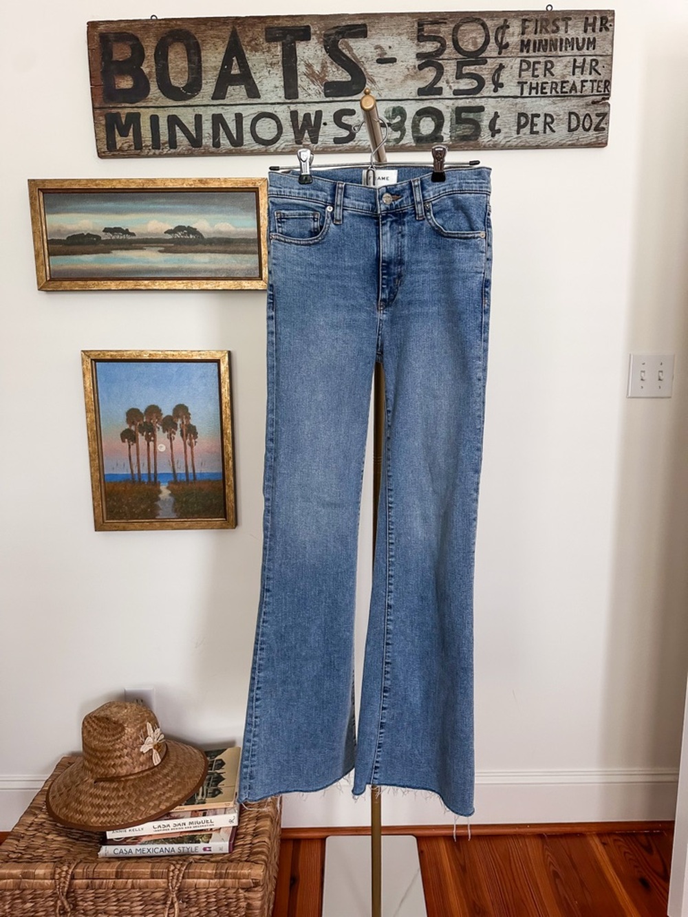 NEW!! Never Worn FRAME “The Icon” Jean – Chic elongating silhouette – Size 26